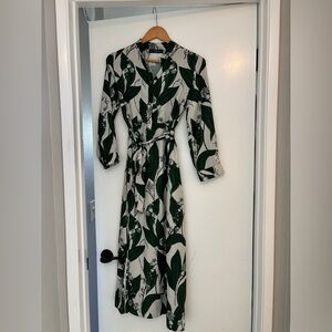 Elegant  Pietro Brunelli maternity Green Leaf Print Dress Small
